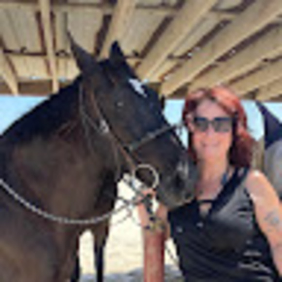 Meet your Posher, Nichole - Picture 1 of 1